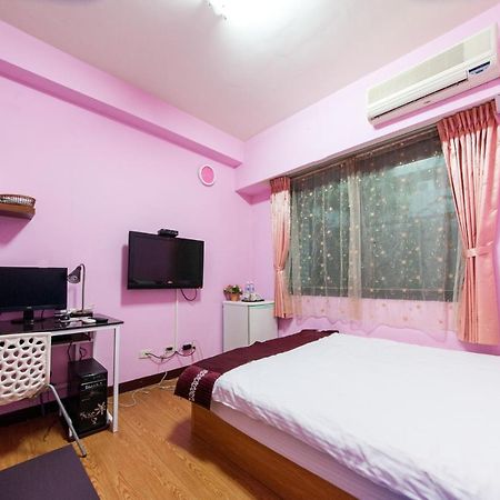 Fengjia Qing Su Homestay 타이중 외부 사진