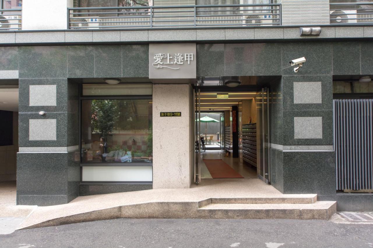 Fengjia Qing Su Homestay 타이중 외부 사진
