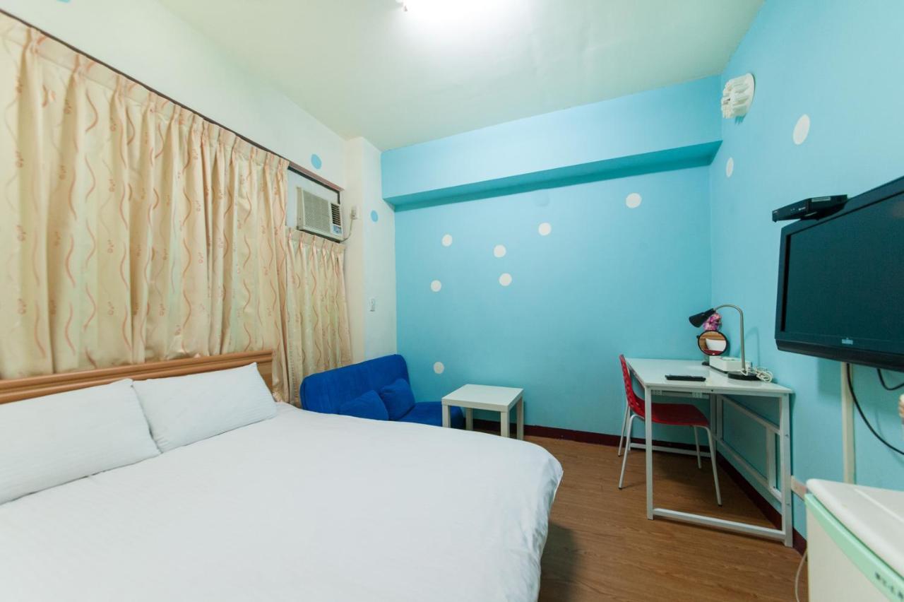 Fengjia Qing Su Homestay 타이중 외부 사진