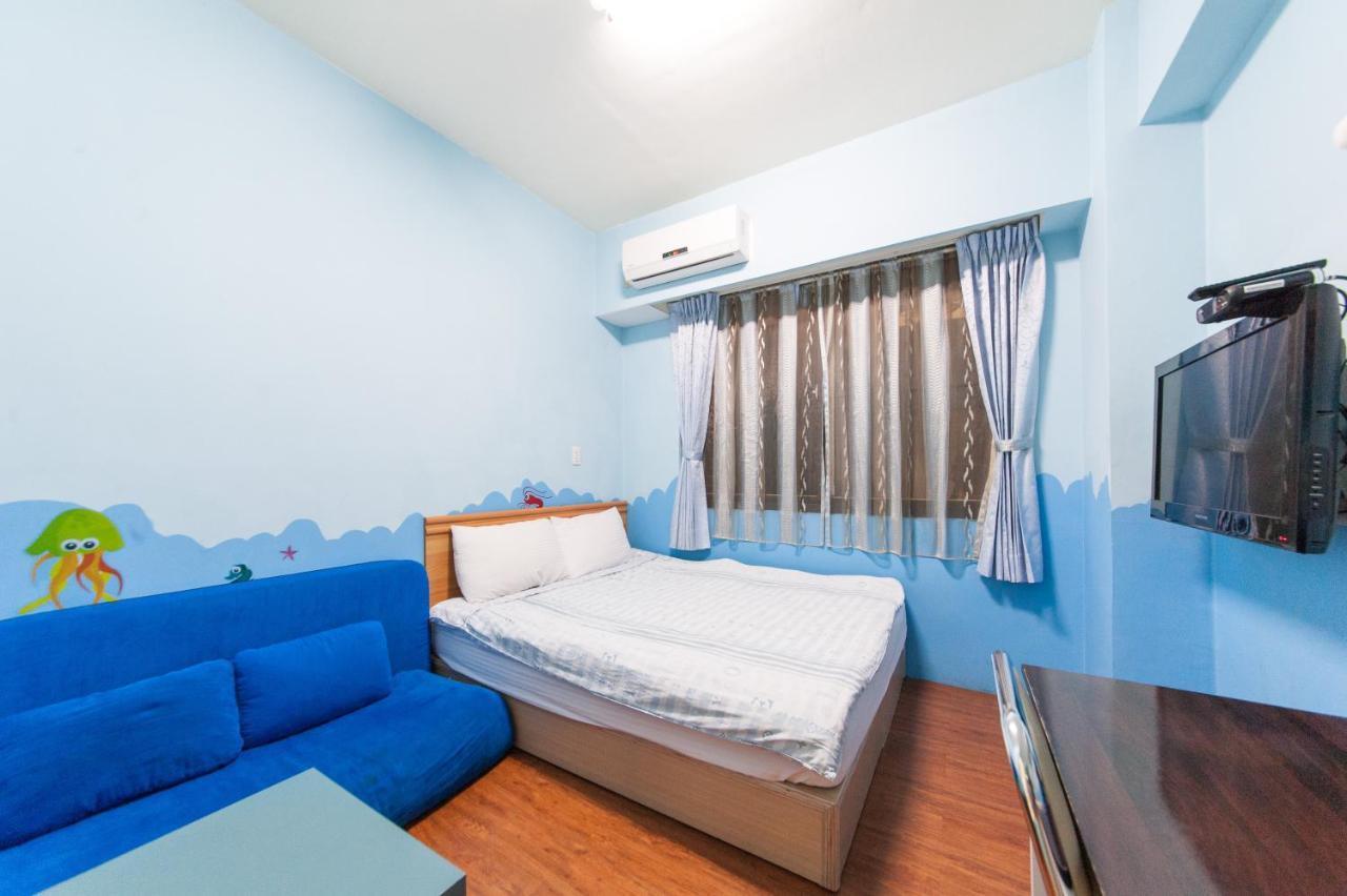 Fengjia Qing Su Homestay 타이중 외부 사진