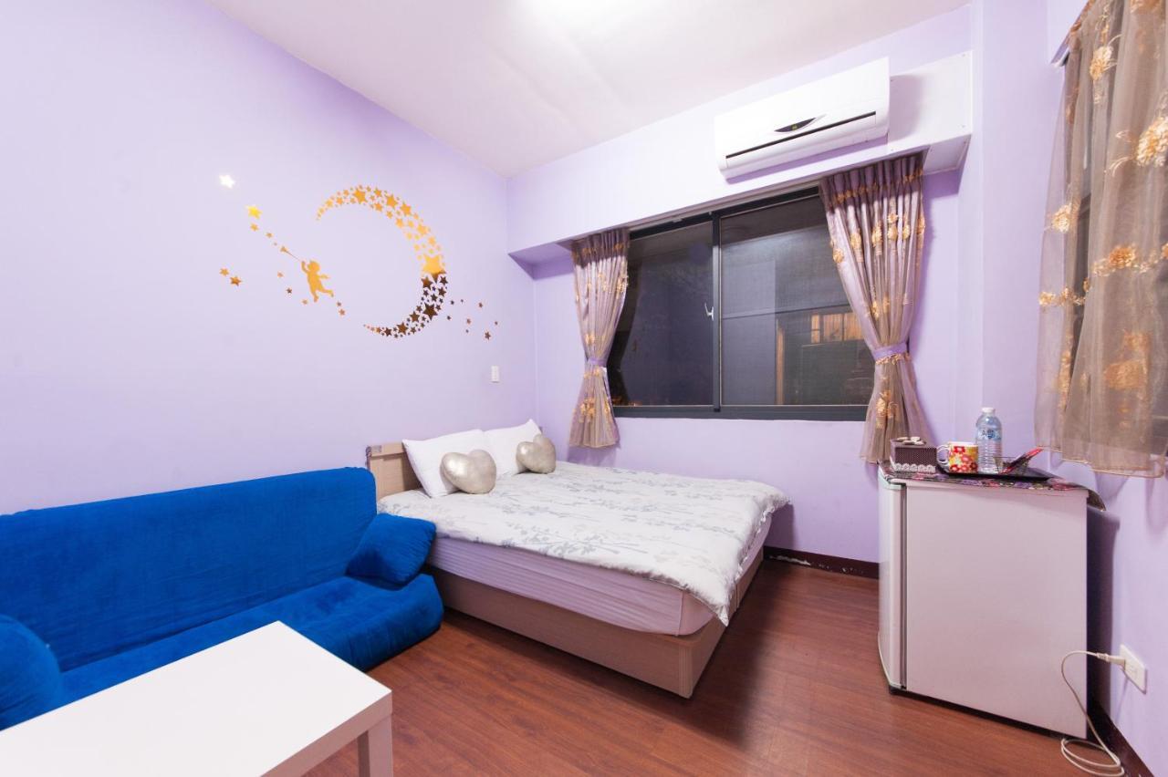 Fengjia Qing Su Homestay 타이중 외부 사진